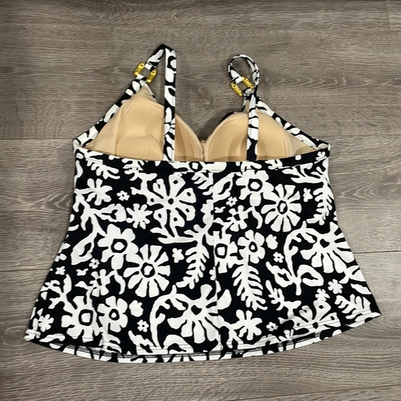 NWOT Lands’ End Black White Tropical Floral Tankini Top Gold Strap Accent 18W - Picture 8 of 12